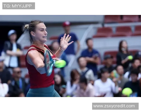 足球明星双膝滑行精彩瞬间回顾引发球迷热议与欢呼